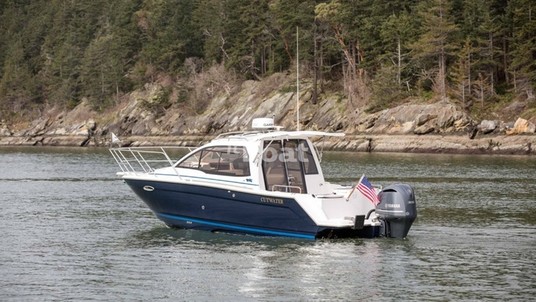 Cutwater C-242 Coupe