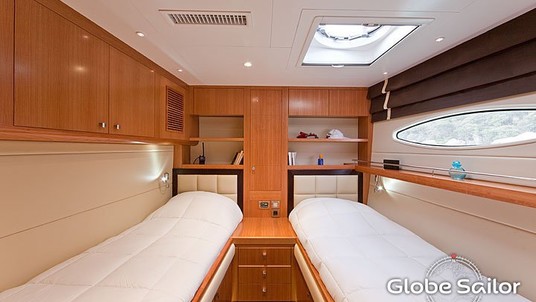 Fountaine Pajot Galathea 65