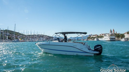 Quicksilver Activ 805 Open