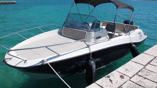 Quicksilver 675 Activ Sundeck