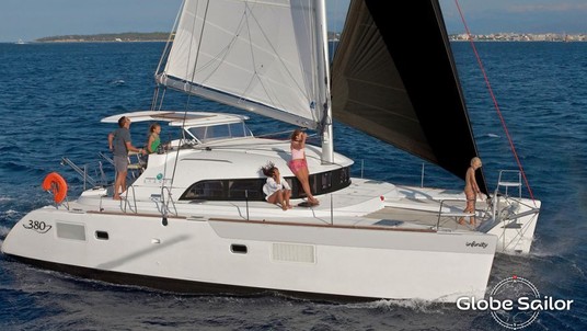 Lagoon 380 Infinity