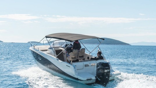 Quicksilver Active 755 Sundeck