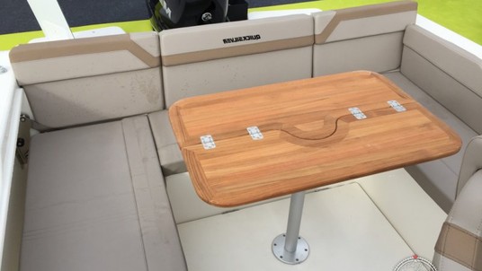 Quicksilver Active 755 Sundeck