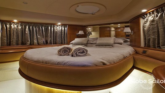 Azimut custom 62ft