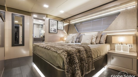 Ferretti Navetta 28