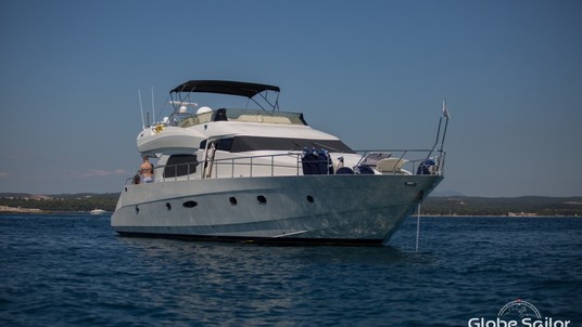 Nuvari 63S Flybridge