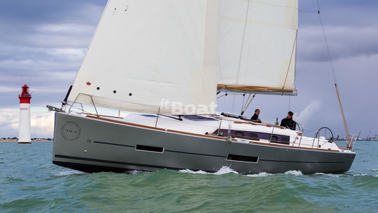 Dufour Grand Large 382