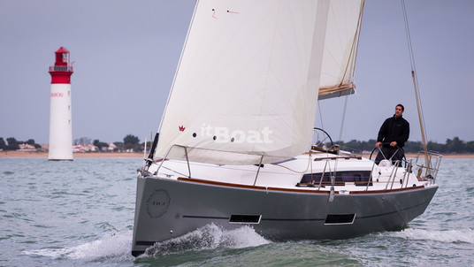 Dufour Grand Large 382