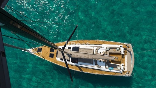 Dufour Grand Large 520