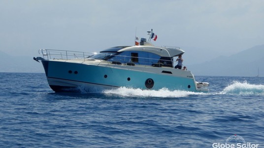 Monte Carlo Yachts 5 Sedan