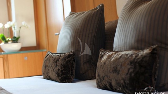 Sunseeker Predator 84