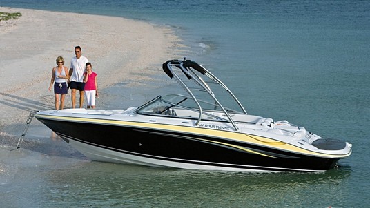 Four Winns Horizon 220