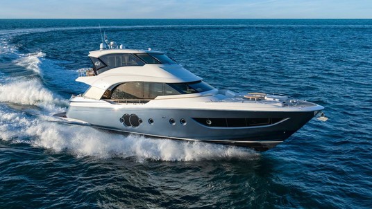 Monte Carlo Yachts 70 Skylounge