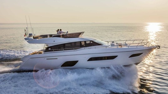 Ferretti 550