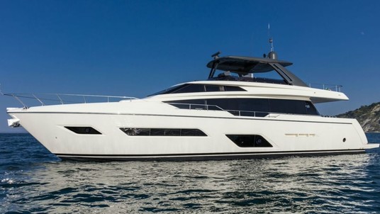Ferretti 780