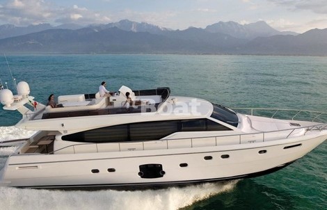 Ferretti 660