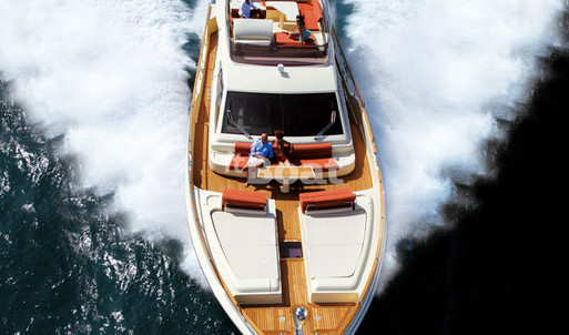 Ferretti Altura 690