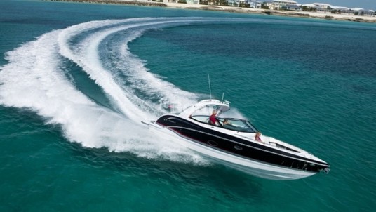 Formula 350 Crossover Bowrider