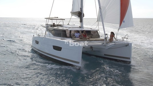 Fountaine Pajot Lucia 40