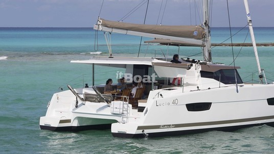 Fountaine Pajot Lucia 40