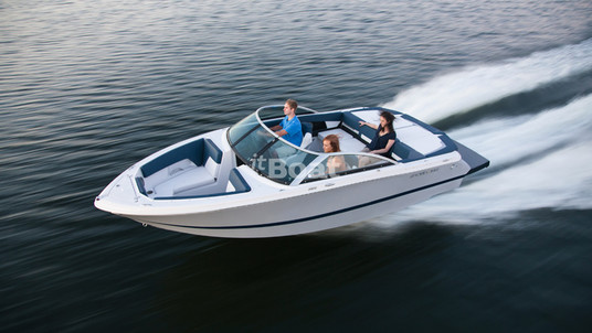 Four Winns Horizon 210