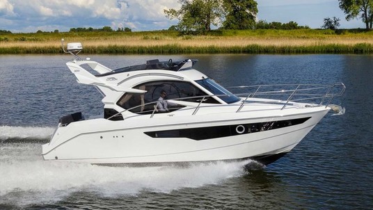 Galeon 300 Fly