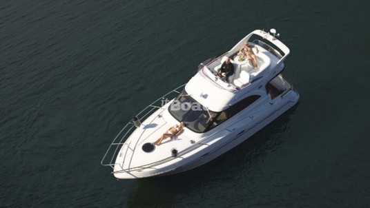 Galeon 330 Fly