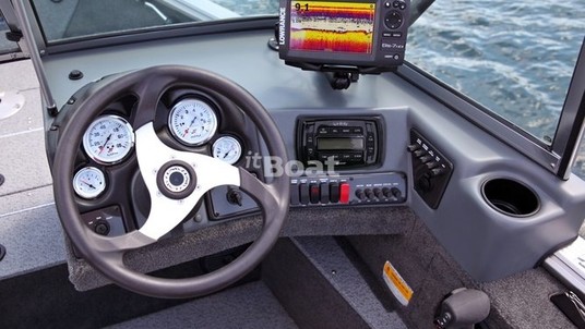 Lund Boats 1800 Sport Angler