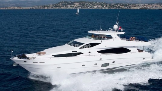 Majesty Yachts 101