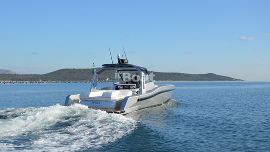 Maori Yacht M 50 Hard Top