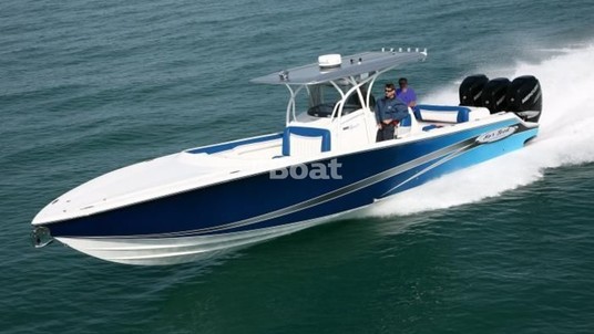 Nor-tech 390 Sport Cuddy