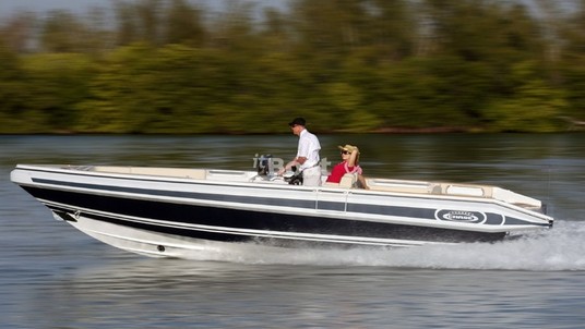 Novurania Chase 27