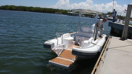 Novurania Catamaran 24