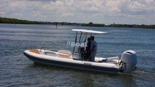 Novurania Catamaran 24