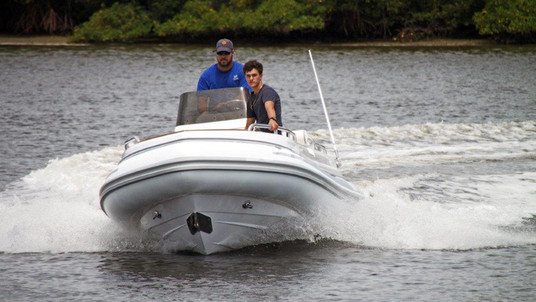 Novurania Custom Line 750