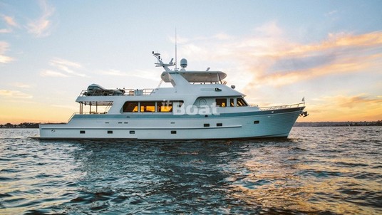 Outer Reef 880 Cockpit Motoryacht