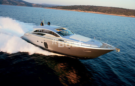 Pershing 72