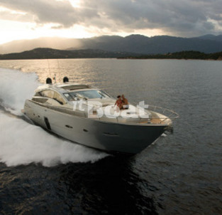 Pershing 80