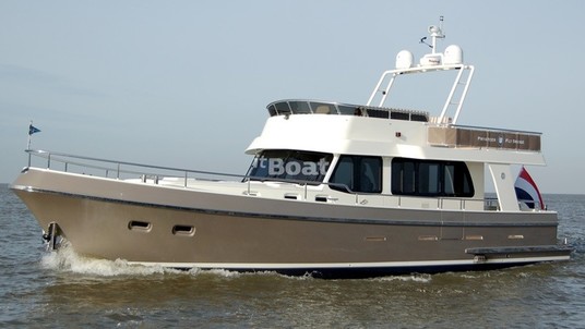 Privateer Flybridge 49