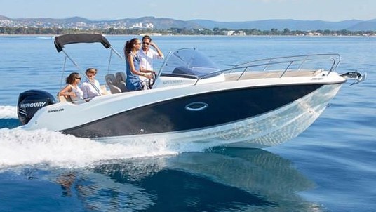 Quicksilver Activ 675 Sundeck
