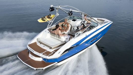 Regal 2220 Deck Boat
