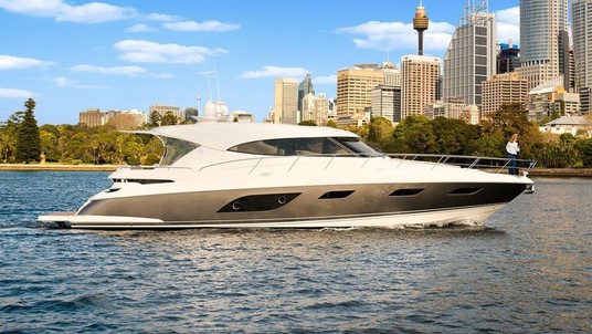 Riviera 6000 Sport Yacht