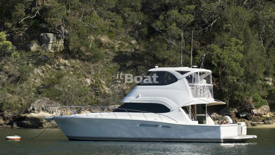 Riviera 47 Enclosed Flybridge