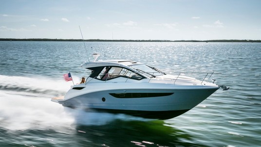 Sea Ray Sundancer 350 Coupe