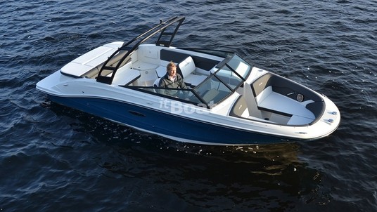 Sea Ray 230 SPX