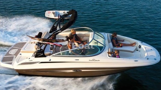 Sea Ray 220 Sundeck