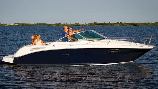 Sea Ray 235 Weekender
