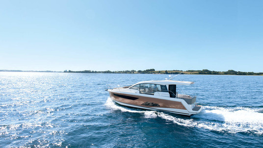 Sealine C330