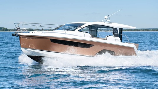 Sealine C330