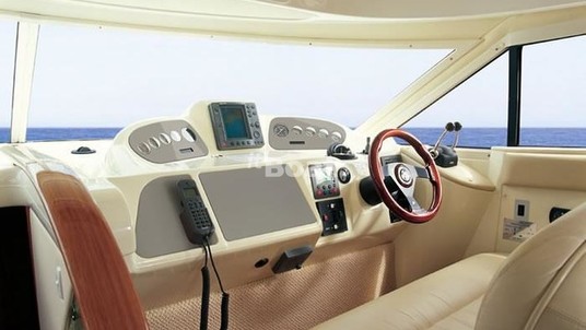 Sealine F37
